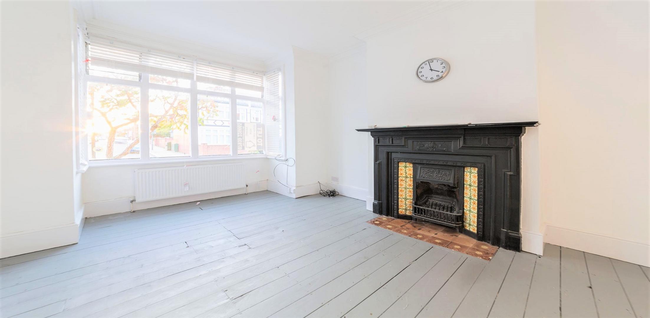 			LET, 4 Bedroom, 1 bath, 1 reception House			 Sellons Avenue, WILLESDEN JUNCTION